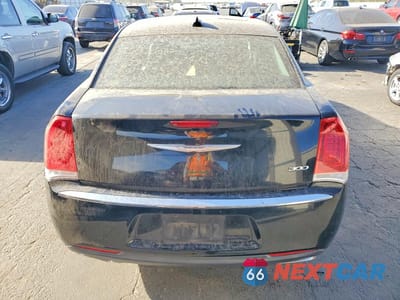 Zdjęcie 6 z 13 samochodu: 2017 CHRYSLER 300 LIMITED VIN:2C3CCAAGXHH599653 - miniatura