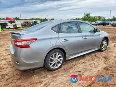 Trzecie zdjęcie samochodu z tyłu: 2014 NISSAN SENTRA SR VIN:3N1AB7AP5EL627339 - miniatura