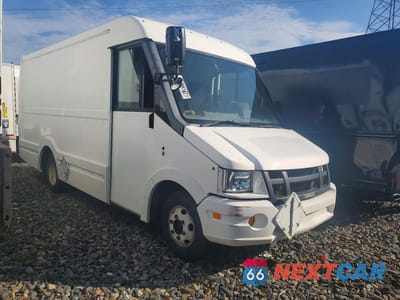Czwarte zdjęcie samochodu z boku: 2015 ISUZU NPR DELIVERY TRUCK VIN:JALB4T174F7W00545 - miniatura