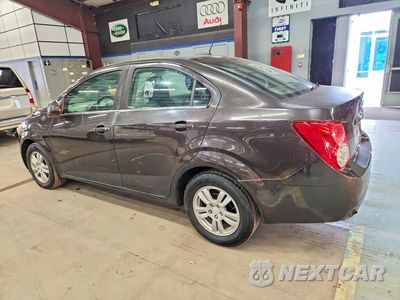 Drugie zdjęcie samochodu z przodu: 2015 CHEVROLET SONIC LT VIN:1G1JC5SH1F4158076 - miniatura