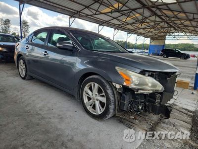 Czwarte zdjęcie samochodu z boku: 2014 NISSAN ALTIMA 2.5 SV VIN:1N4AL3AP3EC404687 - miniatura