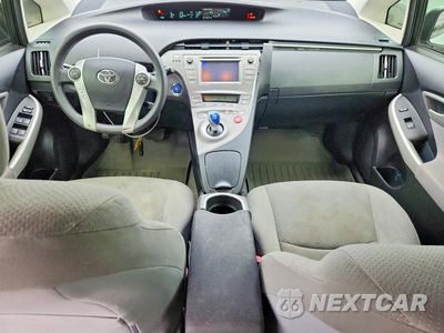Zdjęcie 8 z 12 samochodu: 2012 TOYOTA PRIUS THREE VIN:JTDKN3DU0C5458959 - miniatura