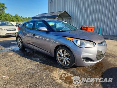 Czwarte zdjęcie samochodu z boku: 2016 HYUNDAI VELOSTER BASE VIN:KMHTC6AD4GU270825 - miniatura