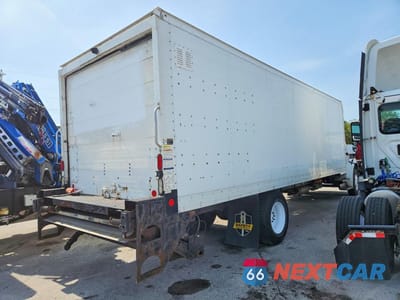 Trzecie zdjęcie samochodu z tyłu: 2017 FREIGHTLINER BUSINESS CLASS M2 BOX TRUCK VIN:3ALACWDTXHDJF8285 - miniatura