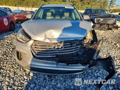 Piąte zdjęcie samochodu w środku: 2017 HYUNDAI SANTA FE SE VIN:KM8SN4HF7HU215305 - miniatura
