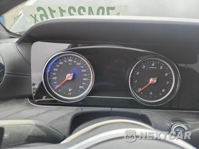 Zdjęcie 9 z 12 samochodu: 2019 MERCEDES-BENZ E 300 VIN:WDDZF4JB1KA488259 - miniatura