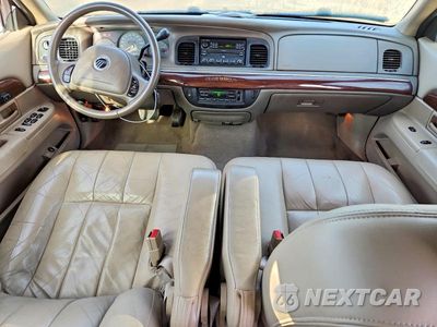 Zdjęcie 8 z 12 samochodu: 2004 MERCURY GRAND MARQUIS LS VIN:2MEFM75W14X630040 - miniatura
