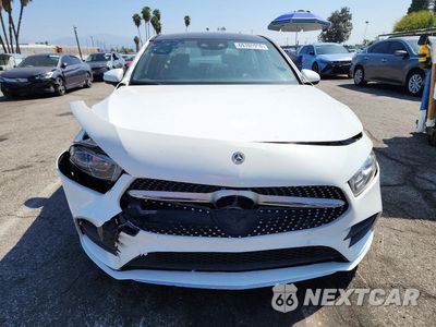 Piąte zdjęcie samochodu w środku: 2022 MERCEDES-BENZ A 220 VIN:W1K3G4EB3NJ344763 - miniatura