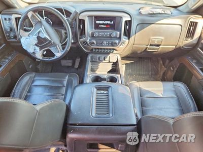 Zdjęcie 8 z 12 samochodu: 2019 GMC SIERRA K3500 DENALI VIN:1GT42WEY5KF142051 - miniatura
