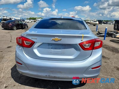 Zdjęcie 6 z 12 samochodu: 2018 CHEVROLET CRUZE LT VIN:1G1BE5SM5J7195537 - miniatura