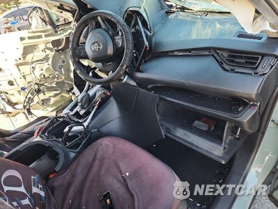 Zdjęcie 8 z 12 samochodu: 2021 TOYOTA RAV4 XLE VIN:2T3W1RFV2MW164396 - miniatura