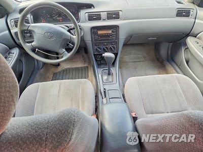 Zdjęcie 8 z 12 samochodu: 2000 TOYOTA CAMRY LE VIN:JT2BG22K6Y0512980 - miniatura