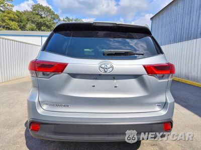 Zdjęcie 6 z 13 samochodu: 2019 TOYOTA HIGHLANDER LE VIN:5TDBZRFH0KS962931 - miniatura