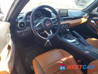 Zdjęcie 8 z 13 samochodu: 2017 FIAT 124 SPIDER CLASSICA VIN:JC1NFAEK0H0100354 - miniatura