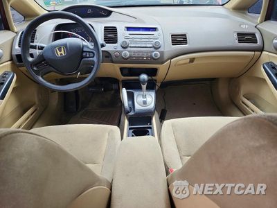 Zdjęcie 8 z 12 samochodu: 2006 HONDA CIVIC LX VIN:1HGFA165X6L146883 - miniatura