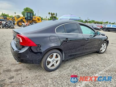 Trzecie zdjęcie samochodu z tyłu: 2013 VOLVO S60 T5 VIN:YV1612FH8D2221530 - miniatura