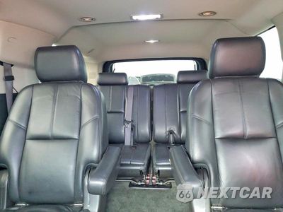 Zdjęcie 10 z 13 samochodu: 2014 CHEVROLET SUBURBAN K1500 LT VIN:1GNSKJE76ER168640 - miniatura