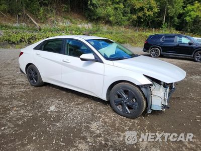 Czwarte zdjęcie samochodu z boku: 2021 HYUNDAI ELANTRA SEL VIN:5NPLM4AG7MH010893 - miniatura