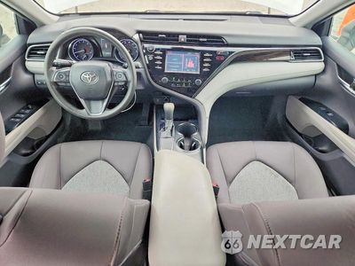 Zdjęcie 8 z 12 samochodu: 2019 TOYOTA CAMRY LE VIN:4T1B11HK4KU808831 - miniatura