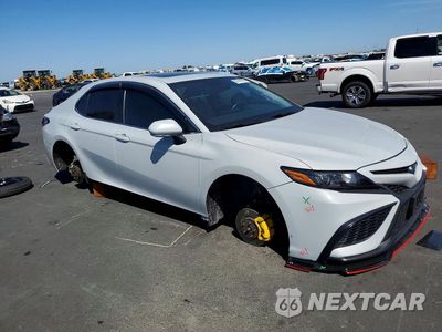 Czwarte zdjęcie samochodu z boku: 2023 TOYOTA CAMRY HYBRID SE VIN:4T1S31AK3PU052355 - miniatura