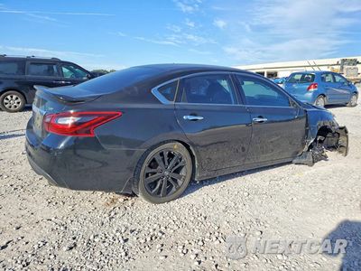 Trzecie zdjęcie samochodu z tyłu: 2017 NISSAN ALTIMA 2.5 SR VIN:1N4AL3AP7HC228909 - miniatura