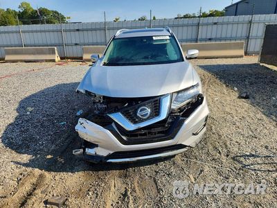Piąte zdjęcie samochodu w środku: 2018 NISSAN ROGUE SV VIN:JN8AT2MT6JW451478 - miniatura