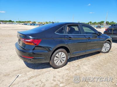 Trzecie zdjęcie samochodu z tyłu: 2019 VOLKSWAGEN JETTA S VIN:3VWC57BU9KM158258 - miniatura