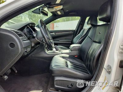 Zdjęcie 7 z 13 samochodu: 2019 CHRYSLER 300 S VIN:2C3CCABG0KH536034 - miniatura