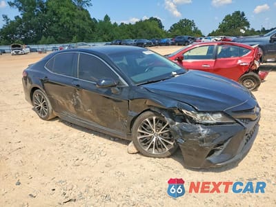 Czwarte zdjęcie samochodu z boku: 2018 TOYOTA CAMRY SE VIN:4T1B11HK8JU675473 - miniatura