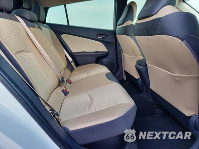 Zdjęcie 10 z 12 samochodu: 2016 TOYOTA PRIUS TWO VIN:JTDKBRFU2G3528519 - miniatura