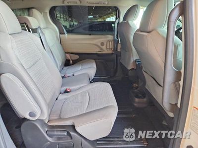 Zdjęcie 11 z 13 samochodu: 2023 TOYOTA SIENNA LE VIN:5TDKRKEC4PS140217 - miniatura