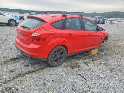 Trzecie zdjęcie samochodu z tyłu: 2014 FORD FOCUS SE VIN:1FADP3K23EL145669 - miniatura
