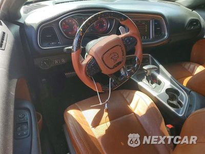 Zdjęcie 8 z 11 samochodu: 2016 DODGE CHALLENGER SRT HELLCAT VIN:2C3CDZC93GH199572 - miniatura