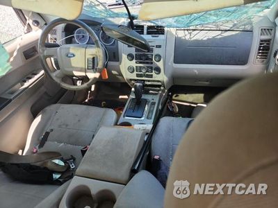 Zdjęcie 8 z 13 samochodu: 2011 FORD ESCAPE XLT VIN:1FMCU0D76BKB52084 - miniatura