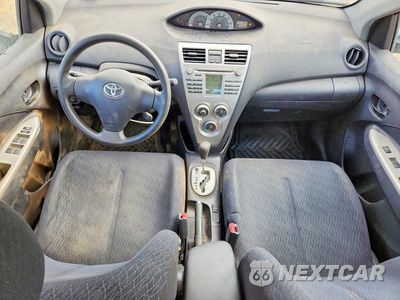 Zdjęcie 8 z 13 samochodu: 2008 TOYOTA YARIS BASE VIN:JTDBT923084024847 - miniatura