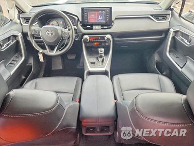 Zdjęcie 8 z 13 samochodu: 2020 TOYOTA RAV4 XLE PREMIUM VIN:JTMA1RFV8LD051753 - miniatura