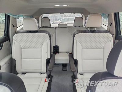 Zdjęcie 10 z 13 samochodu: 2024 GMC ACADIA DENALI VIN:1GKENRKSXRJ229856 - miniatura