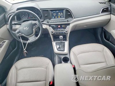 Zdjęcie 8 z 12 samochodu: 2017 HYUNDAI ELANTRA LIMITED VIN:5NPD84LF7HH009066 - miniatura