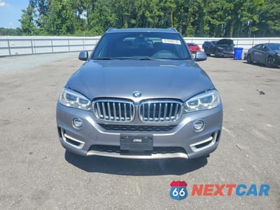 Piąte zdjęcie samochodu w środku: 2018 BMW X5 XDR40E VIN:5UXKT0C50J0V98064 - miniatura