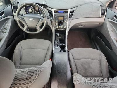 Zdjęcie 8 z 12 samochodu: 2011 HYUNDAI SONATA GLS VIN:5NPEB4AC6BH273451 - miniatura