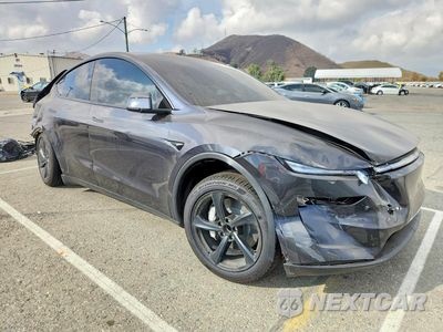 Czwarte zdjęcie samochodu z boku: 2026 TESLA MODEL Y VIN:7SAYGDED0TF621118 - miniatura