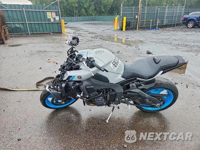 Trzecie zdjęcie samochodu z tyłu: 2025 YAMAHA MTN1000 VIN:JYARN79E9SA002371 - miniatura