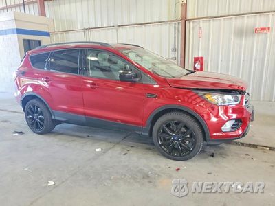 Czwarte zdjęcie samochodu z boku: 2017 FORD ESCAPE SE VIN:1FMCU9G97HUD91366 - miniatura
