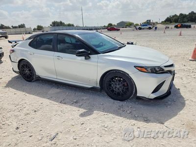 Czwarte zdjęcie samochodu z boku: 2020 TOYOTA CAMRY TRD VIN:4T1NZ1AKXLU043609 - miniatura