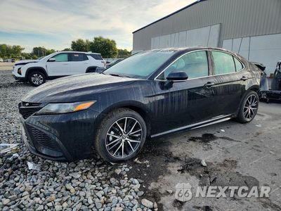 2024 TOYOTA CAMRY SE 4T1G11AK7RU906326 - główne zdjęcie licytacji z USA - miniatura