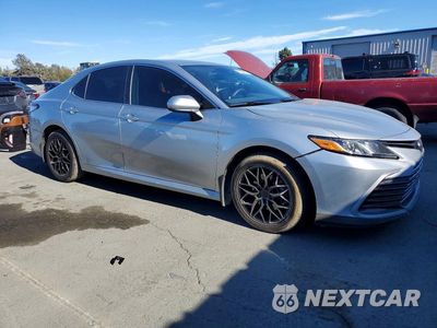 Czwarte zdjęcie samochodu z boku: 2023 TOYOTA CAMRY LE VIN:4T1C11AK1PU756516 - miniatura