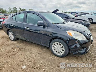 Czwarte zdjęcie samochodu z boku: 2013 NISSAN VERSA 1.6 S VIN:3N1CN7APXDL882017 - miniatura