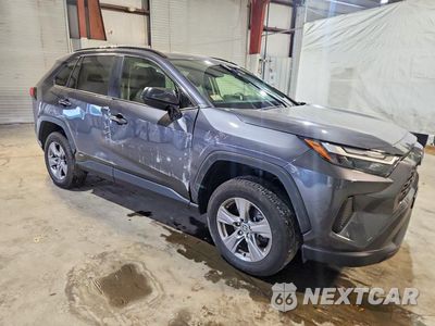 Czwarte zdjęcie samochodu z boku: 2024 TOYOTA RAV4 LE VIN:JTMLWRFV3RD246792 - miniatura