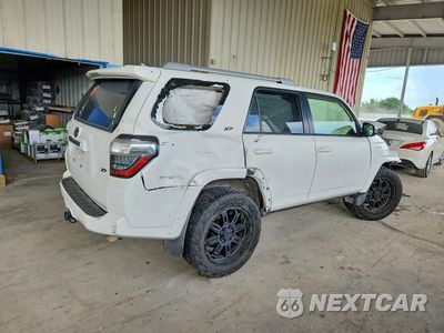 Trzecie zdjęcie samochodu z tyłu: 2018 TOYOTA 4RUNNER SR5 PREMIUM VIN:JTEBU5JR5J5525305 - miniatura