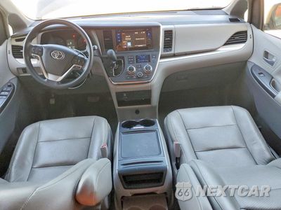 Zdjęcie 8 z 13 samochodu: 2017 TOYOTA SIENNA LE VIN:5TDKZ3DC9HS850349 - miniatura